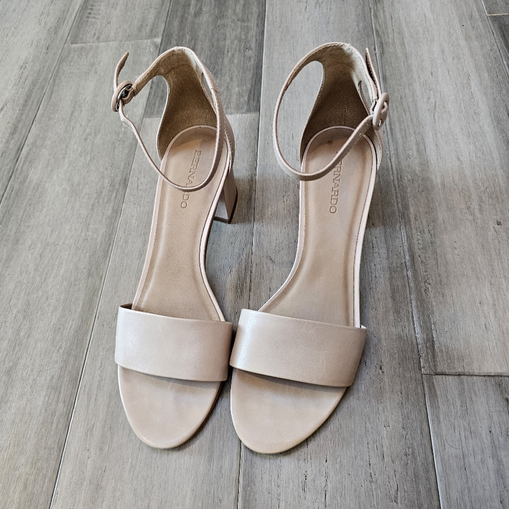 Bernardo Belinda leather Heels
